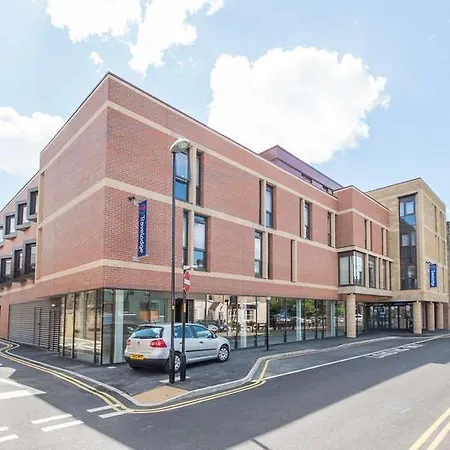 Travelodge West Park 3*