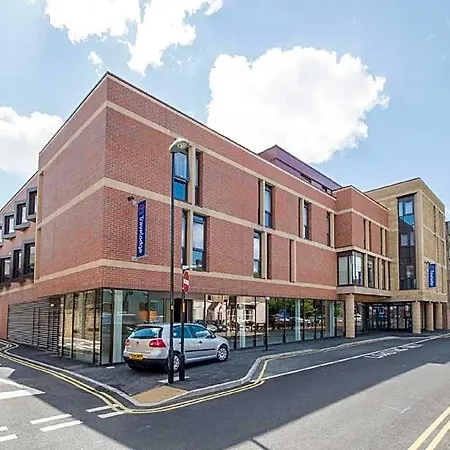 فندق Travelodge West Park هاروغايت
