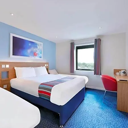 Travelodge West Park 3*