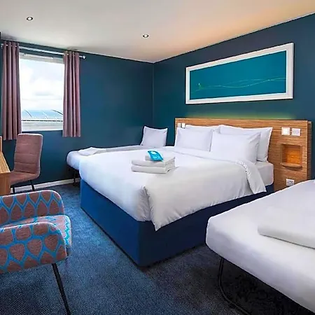 Travelodge West Park 3*