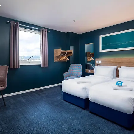 Travelodge West Park فندق 3*