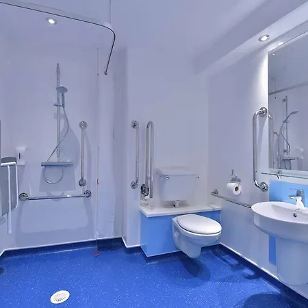 Travelodge West Park فندق 3*