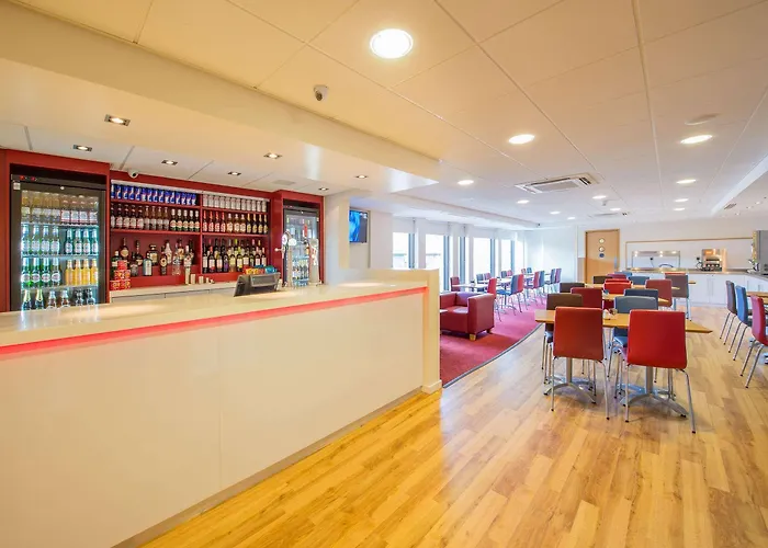 Travelodge West Park Hotel 3*