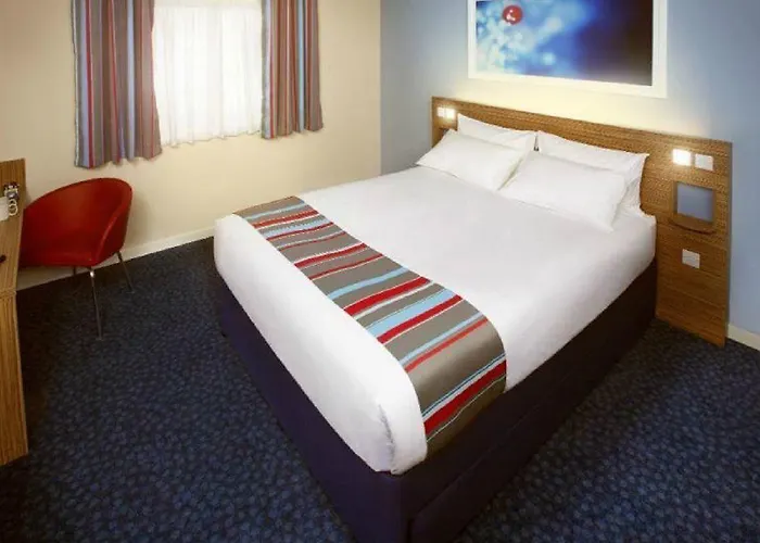 Travelodge West Park 3*