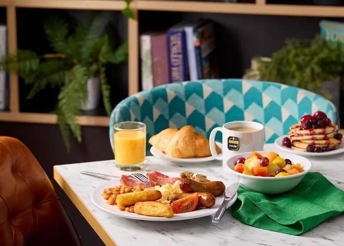 Travelodge West Park Hotel 3*