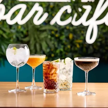 Travelodge West Park Hotel 3*