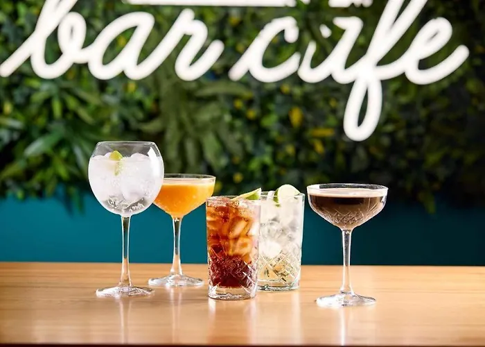 Travelodge West Park Hotel 3*